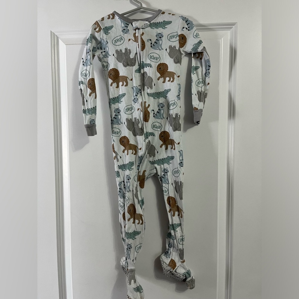 (3/$14) Carters Pajamas pjs Size 3T